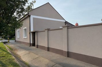 Casa renovată 1500 mp teren in Iosia | Parcul Ghioceilor anunturi imobiliare Bihor