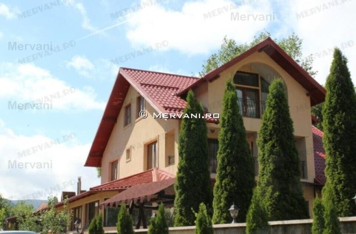 Casă - 10 camere de vanzare BUSTENI - Prahova anunturi imobiliare Prahova