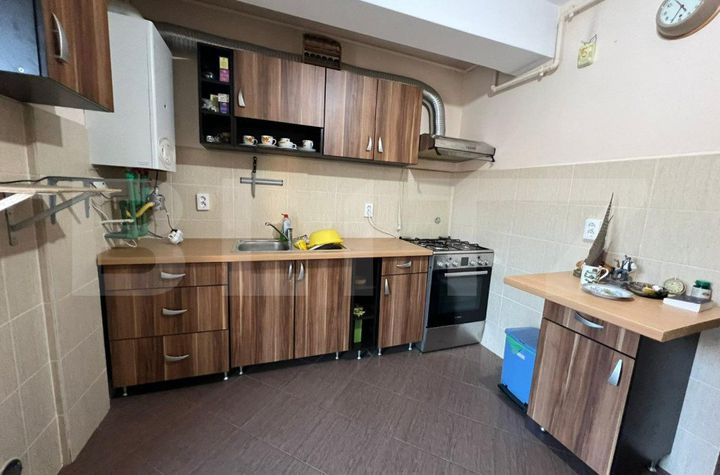 Apartament 3 camere de vanzare FLORESTI - Cluj anunturi imobiliare Cluj
