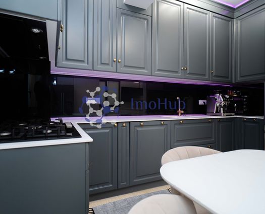 Apartament 3 camere Palat, 220 mp