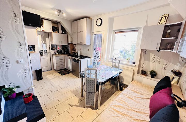 Apartament 3 camere de vanzare MIHAI VITEAZUL - Sibiu anunturi imobiliare Sibiu