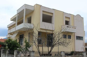 Clădire 3 niveluri, 825 mp în Nea Karvali anunturi imobiliare Grecia