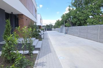 Giulesti  duplex P+1 4 camere de vanzare anunturi imobiliare Bucuresti