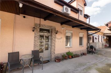 Apartament 3 camere de vanzare CENTRAL - Bihor anunturi imobiliare Bihor