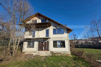 Vilă - 9 camere de vanzare TARGOVISTE - Dambovita anunturi imobiliare Dambovita