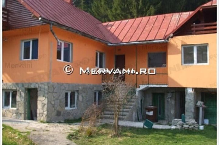 Casă - 8 camere de vanzare BUSTENI - Prahova anunturi imobiliare Prahova