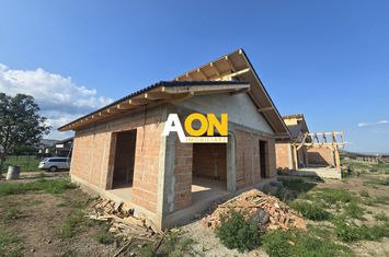 Casa Individuala 4 Camere, 2 Bai, 400mp Teren anunturi imobiliare Alba