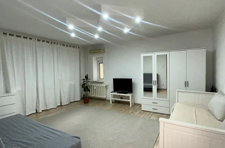 Matei Basarab - Traian garsoniera decomandata 40 mp utili 440 Euro anunturi imobiliare Bucuresti