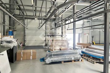 Hala industriala 900 mp de inchiriat pe Calea Clujului anunturi imobiliare Bihor
