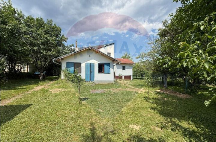 Casă de vânzare-Liniște, natură și farmec tradițional în Tocile anunturi imobiliare Sibiu