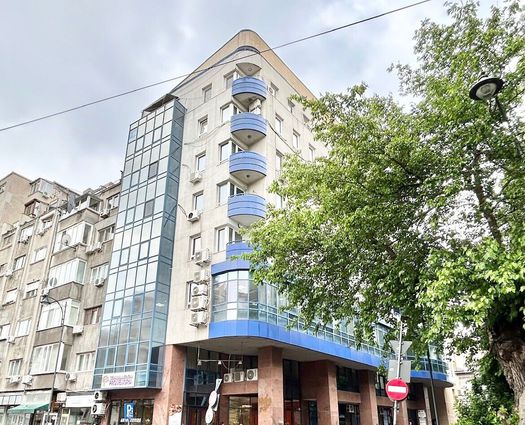 Birou Clasa B Universitate, 153 mp