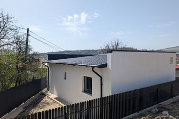 Casă - 3 camere de vanzare BACAU - Bacau anunturi imobiliare Bacau