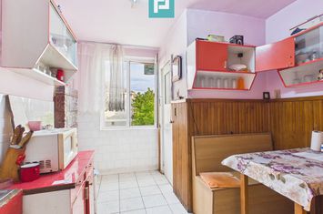 Apartament cu 3 camere zonă centrala în Lipova anunturi imobiliare Arad