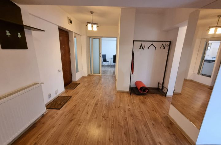 Apartament 3 camere de vanzare ULTRACENTRAL - Bacau anunturi imobiliare Bacau