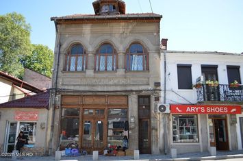 Curtea de Arges - Ultracentral - Casa autentica 180 mp, Teren 1336 mp anunturi imobiliare Arges