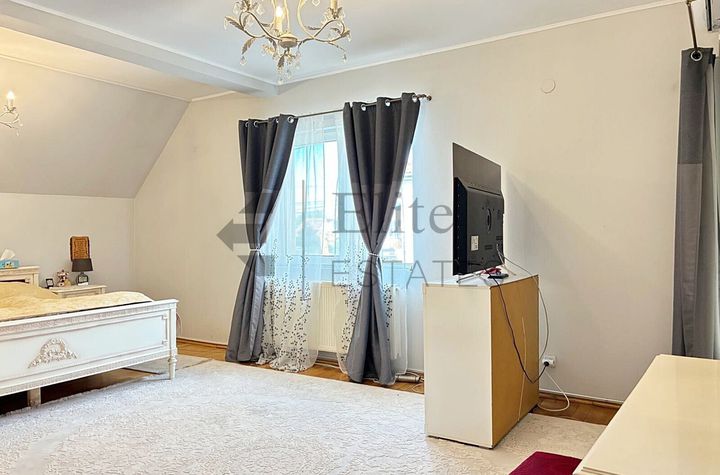 Casa singura in curte ultracentral in Oradea anunturi imobiliare Bihor