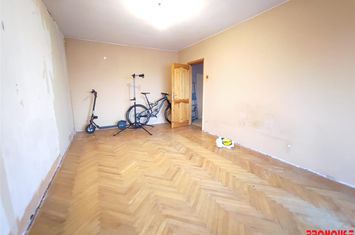 Apartament 2 camere de vanzare BANCA NATIONALA - Bacau anunturi imobiliare Bacau