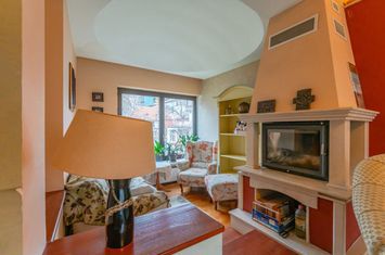 Casă individuală cu 7 camere lângă AFI Mall, ideală pentru birouri sau locuință anunturi imobiliare Brasov