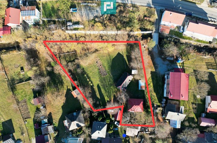 Casă de lemn, cu teren în Borșa anunturi imobiliare Maramures