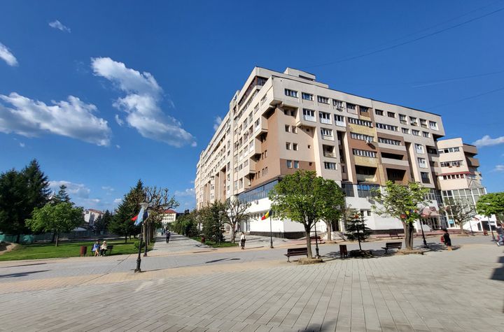 Apartament 3 camere de vanzare TARGU-JIU - Gorj anunturi imobiliare Gorj
