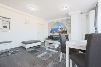 Locație exclusivistă! Apartament modern în Arad Plaza. anunturi imobiliare Arad