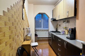Apartament 3 camere de vanzare TRACTORUL - Brasov anunturi imobiliare Brasov