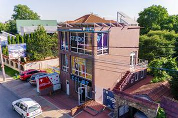 CLADIRE COMERCIALA CU SPATII OPEN SPACE anunturi imobiliare Botosani