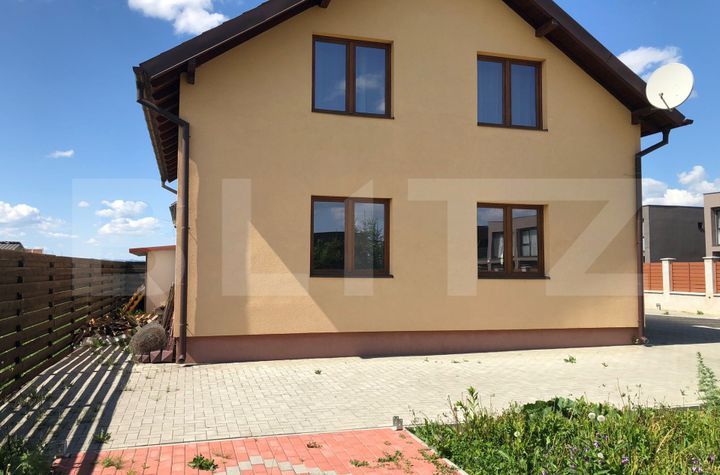 Vilă - 5 camere de vanzare SANPETRU - Brasov anunturi imobiliare Brasov