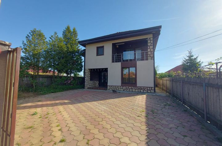 Vilă - 5 camere de vanzare BACAU - Bacau anunturi imobiliare Bacau