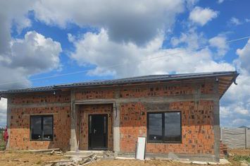 Casă - 4 camere de vanzare MALU MARE - Dolj anunturi imobiliare Dolj