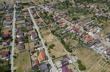 Loc de casă în Sanleani 402 mp anunturi imobiliare Arad