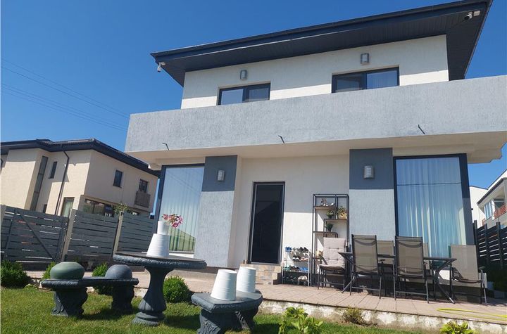 Vilă - 4 camere de vanzare PACURARI - Iasi anunturi imobiliare Iasi