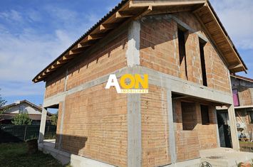 Casa la rosu, 4 camere, 2 bai, 345 mp teren, zona Ampoi 3 anunturi imobiliare Alba