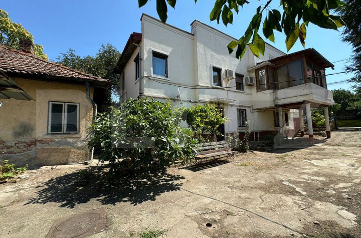 Vilă - 10 camere de vanzare 1 MAI - Dolj anunturi imobiliare Dolj