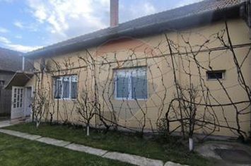 Casă de vanzare 3 camere Gherla anunturi imobiliare Cluj