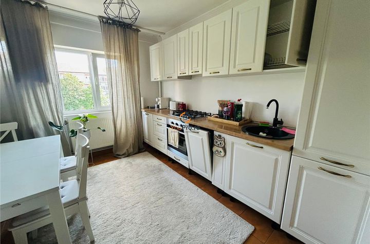 Apartament 4 camere de vanzare SOARELUI - Timis anunturi imobiliare Timis