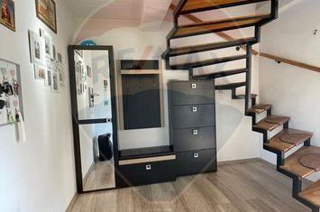CASĂ DE VÂNZARE CU DOUĂ APARTAMENTE anunturi imobiliare Sibiu