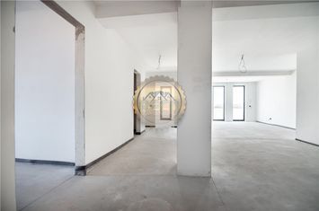 Apartament 3 camere de vanzare CENTRAL - Bihor anunturi imobiliare Bihor
