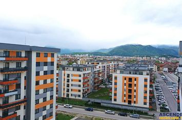 Apartament 3 camere de vanzare TRACTORUL - Brasov anunturi imobiliare Brasov
