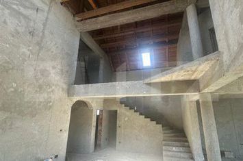 Vilă - 10 camere de vanzare RADAUTI - Suceava anunturi imobiliare Suceava