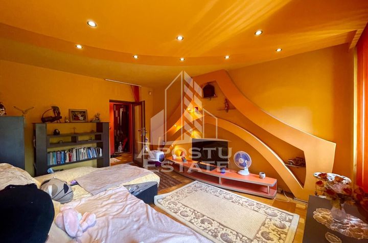 Apartament 3 camere, decomandat, 2 bai, etaj 2 - Zona Bancilor anunturi imobiliare Arad