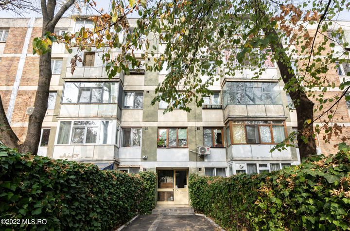 Apartament 3 camere de vanzare BASARABIA - Bucuresti anunturi imobiliare Bucuresti