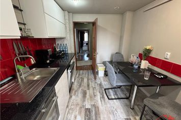 Apartament 3 camere de vanzare SUD - Vrancea anunturi imobiliare Vrancea