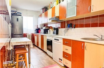 Apartament 3 camere de vanzare GARII - Covasna anunturi imobiliare Covasna