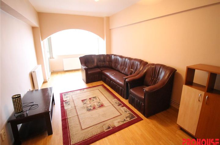 Apartament 4 camere de vanzare ULTRACENTRAL - Bacau anunturi imobiliare Bacau