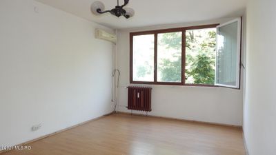 Apartament 3 camere 61 mp
