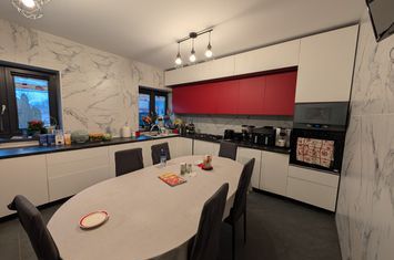Casă - 6 camere de vanzare AVIATORI - Bacau anunturi imobiliare Bacau