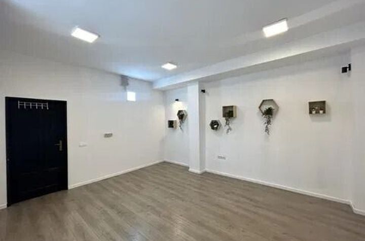 Spatiu de Birouri, zona centrala, cu parcare, disponibil imediat anunturi imobiliare Cluj