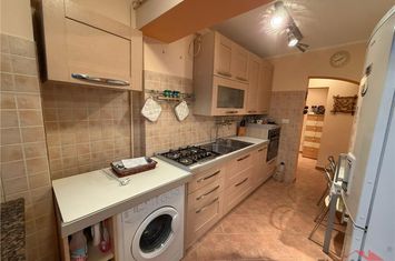 Apartament 3 camere de vanzare CENTRAL - Vrancea anunturi imobiliare Vrancea