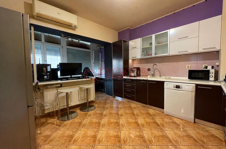 3 camere Sector 4  - Delta Vacaresti anunturi imobiliare Bucuresti